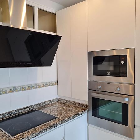 Fuengirola. Bonito apartamento en Paseo Marítimo. Espectaculares vistas al mar. Primera línea Exterior foto