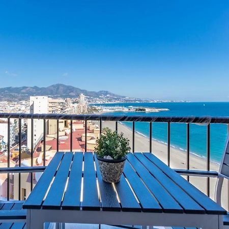 Fuengirola. Bonito apartamento en Paseo Marítimo. Espectaculares vistas al mar. Primera línea Exterior foto